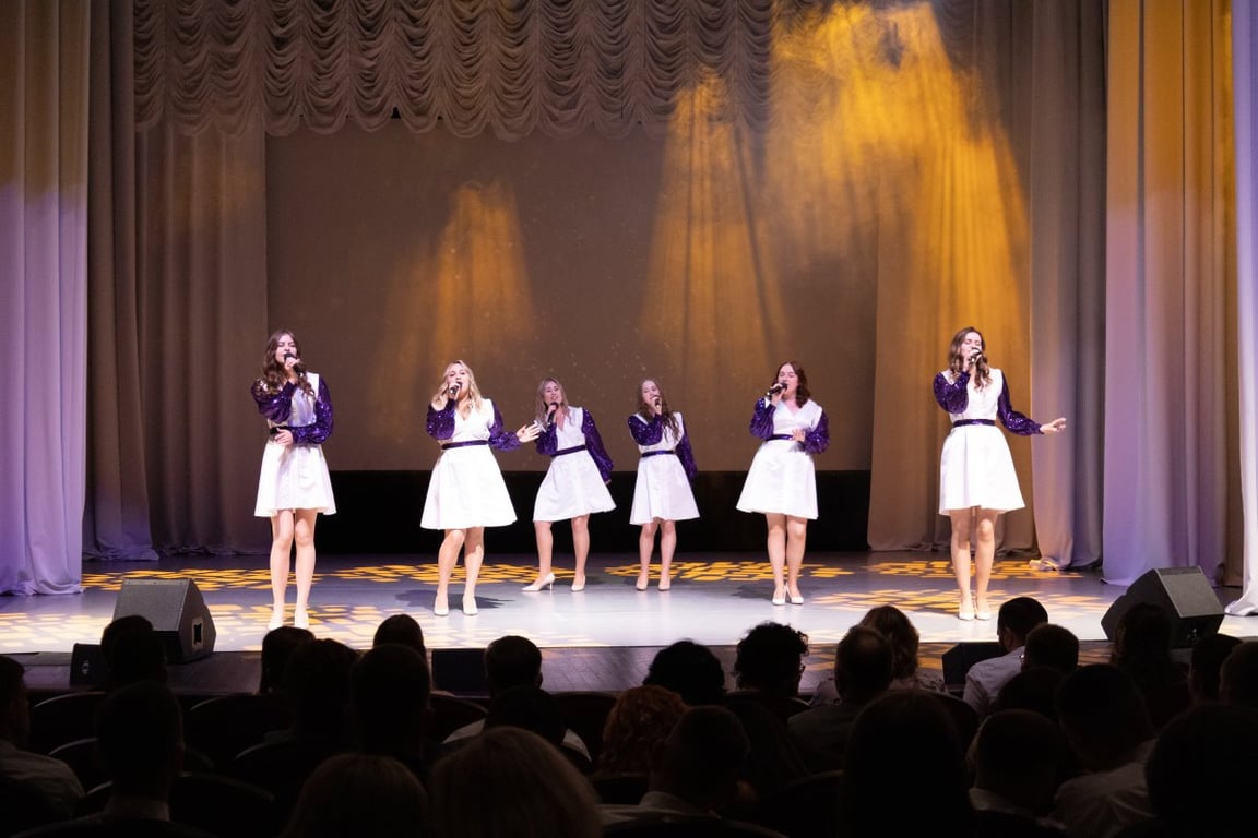 В Бресте для лучших студентов БрГТУ в театре кукол состоялся выпускной бал