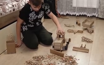 12-летний школьник из Брестской области сделал фуру из картона и собрал более миллиона просмотров в интернете
