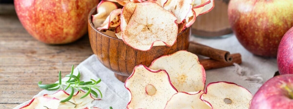 Как приготовить яблочные чипсы? Нашли рецепт «бабушкиного» суперфуда, который будет храниться до весны — Полезно