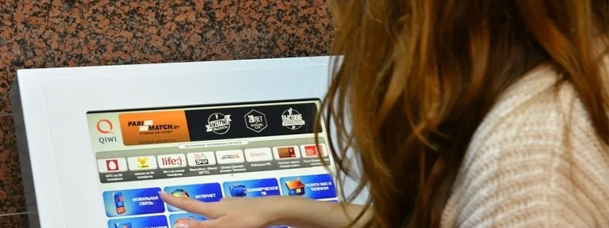 Еще один белорусский банк отказался работать с Qiwi. Что будет с терминалами?