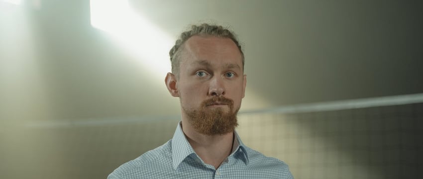 "Ом Шанти Шанти": Индуистский священник - первый спикер на мероприятии демократов, день третий.