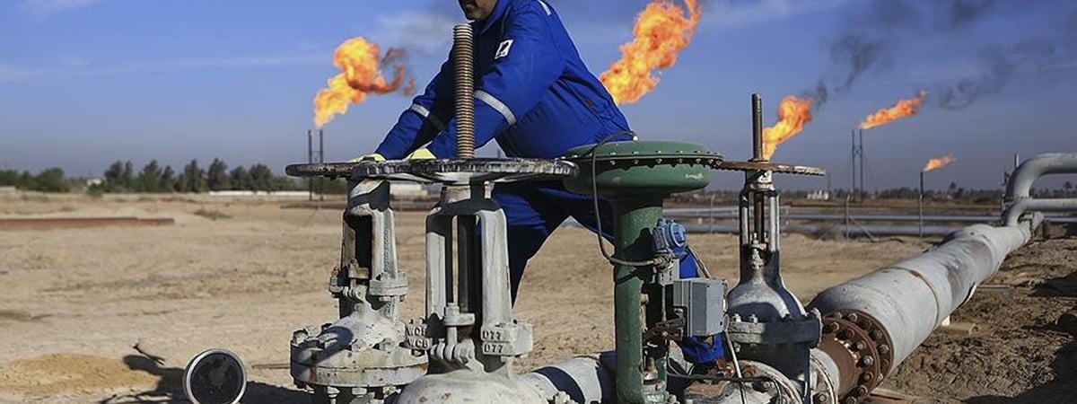 Страны ОПЕК+ впервые за три года решили увеличить добычу нефти