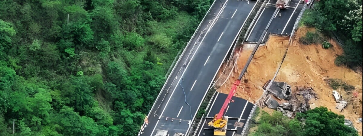 Катастрофа на автомагистрали в Китае: 19 человек погибли