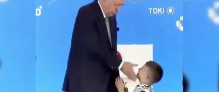 Пощёчина Президента Турции мальчику, который не поцеловал ему руку: интернет-дебаты