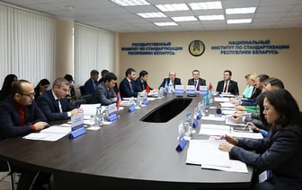 Госстандарт запретил продажу этих плакатов в Беларуси из-за громкого шума. Это как?