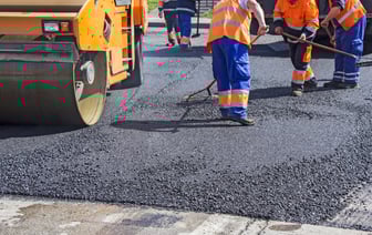 «Работаем с Узбекистаном» — В БелдорНИИ анонсировали дорожное покрытие «с более высокой прочностью». Из чего?