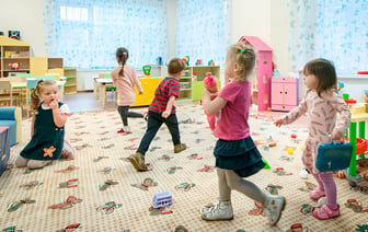 Лукашенко пообещал «подстроить под родителей» режим работы детских садов и продлить программу семейного капитала