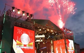 Видео праздничного фейерверка в Ивацевичах