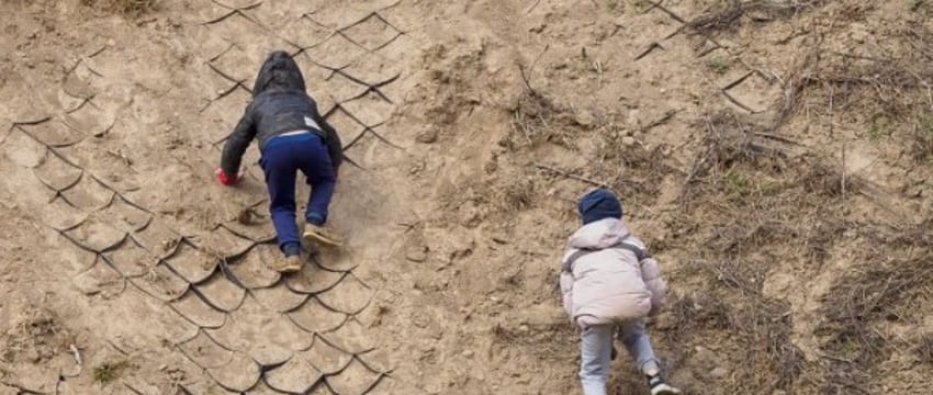 Генпрокуратура предлагает наказывать родителей, если ребенок из-за недосмотра получит тяжелые травмы