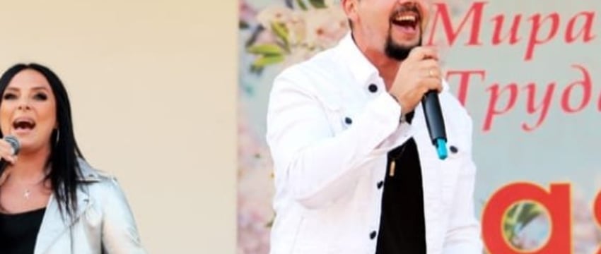 Теплое приветствие для певца Тео в Бресте