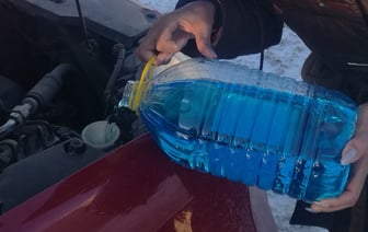 Российская «незамерзайка» замерзает уже при -7,5 °C — она запрещена к ввозу в Беларусь