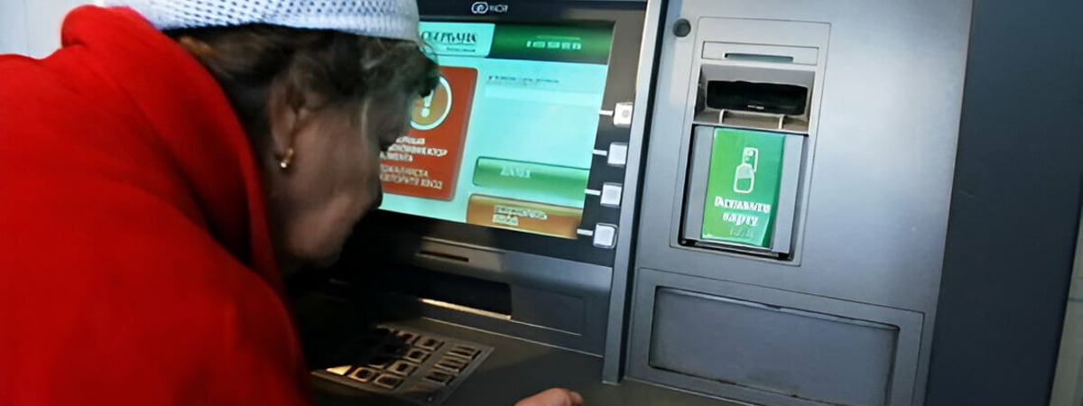 Сколько наличных можно иметь белорусам? Мошенники оставили пенсионеркам только по тысяче рублей