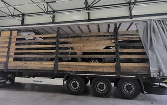 На границе нашли три внедорожника, спрятанных в туалетной бумаге