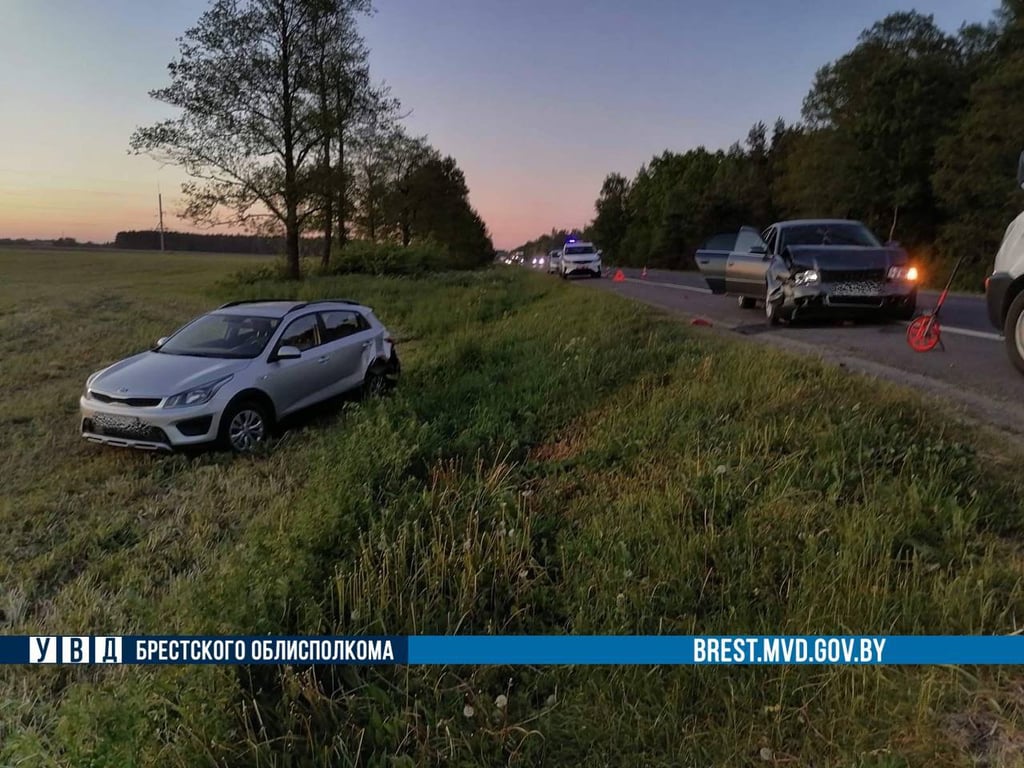 Возле Бреста произошло ДТП с участием Audi, Kia и Opel