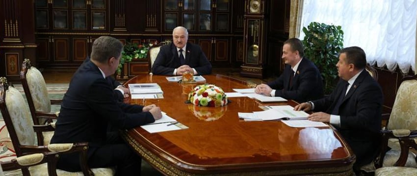 Лукашенко дал главное предвыборное обещание и совет другим кандидатам в президенты