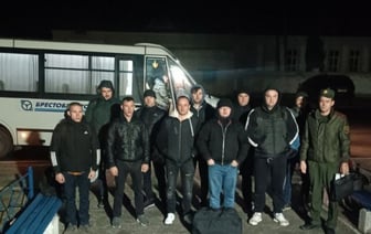 В военных комиссариатах Брестской области прошли отправки военнообязанных на сборы