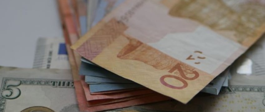 Физлица в Беларуси в мае продали на $118,1 млн валюты больше, чем купили