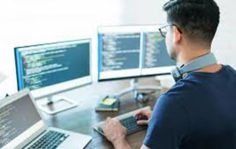 Слишком много айтишников: в cтране меняют подход к набору в вузы