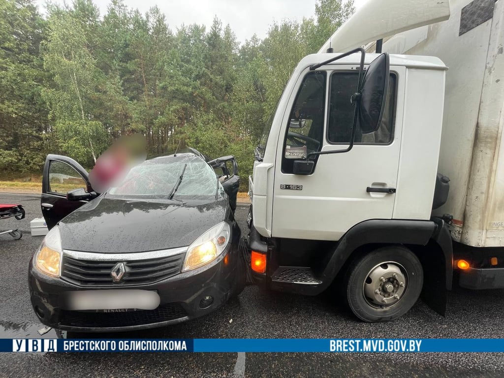 В Березовском районе в результате ДТП пострадал пожилой водитель