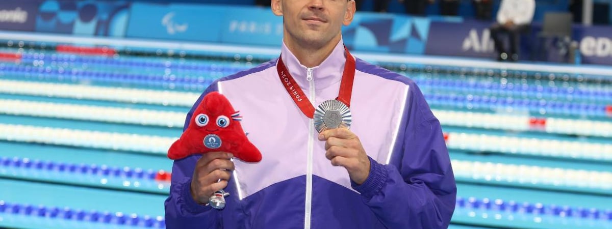 Белорусский пловец Дмитрий Солей завоевал серебро на Паралимпиаде-2024 — Видео