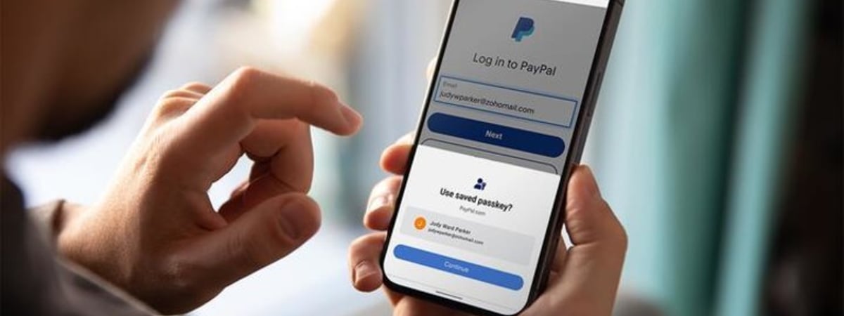 «Данные силовикам предоставил PayPal». Беларуска приехала из Польши на похороны — и ее задержали за донат
