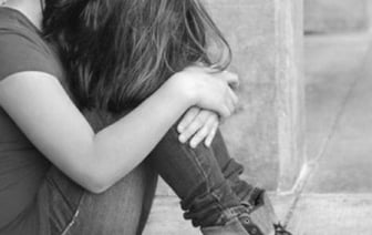 В Беларуси девочка сама обратилась в суд, чтобы лишить отца родительских прав