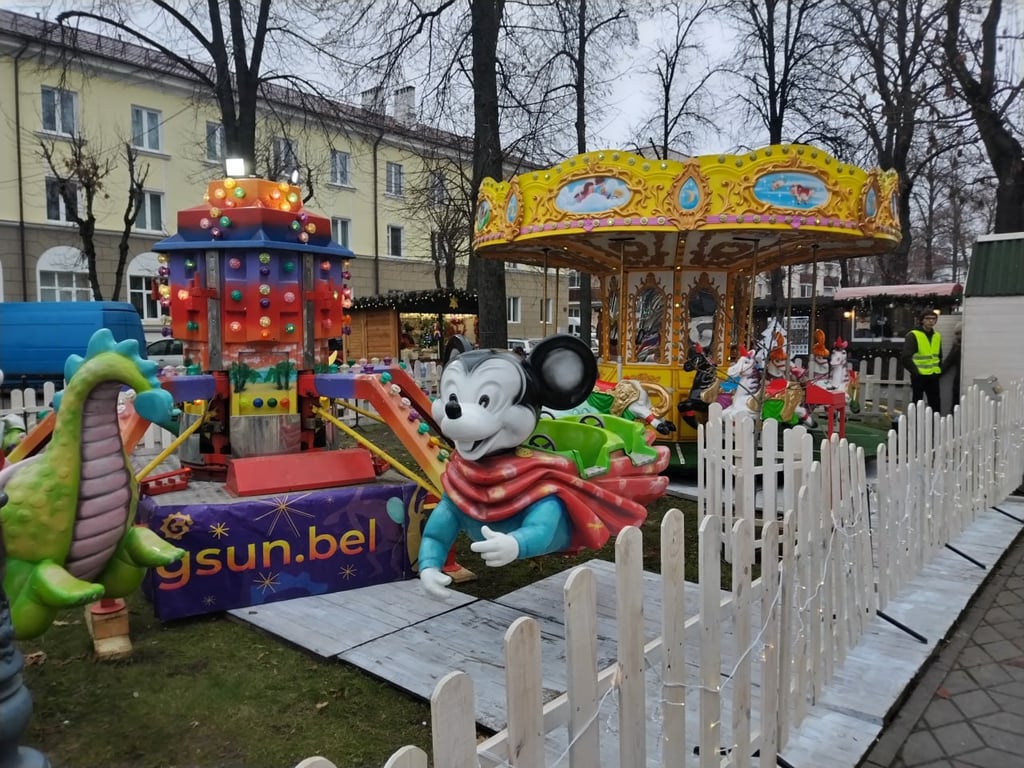 В Бресте открылась предновогодняя ярмарка