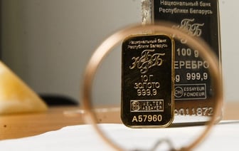 Белорус 12 лет хранит сбережения в золоте. Сколько он заработал?