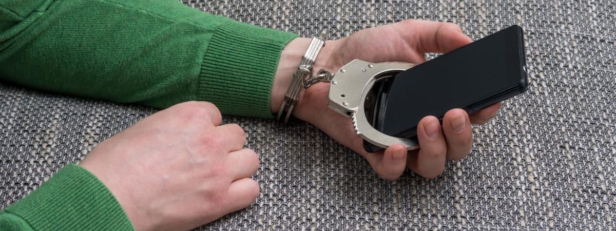 Уклонившийся от призыва брестчанин обменял телефон на другой и получил срок. Как так?