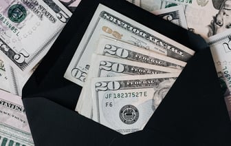 Угроза отключения Raiffeisen от долларовой системы