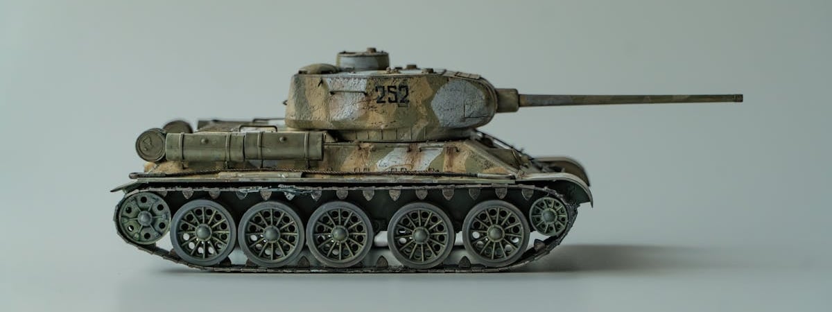 Армия Израиля атаковала 60 объектов разведотдела Хезболлы