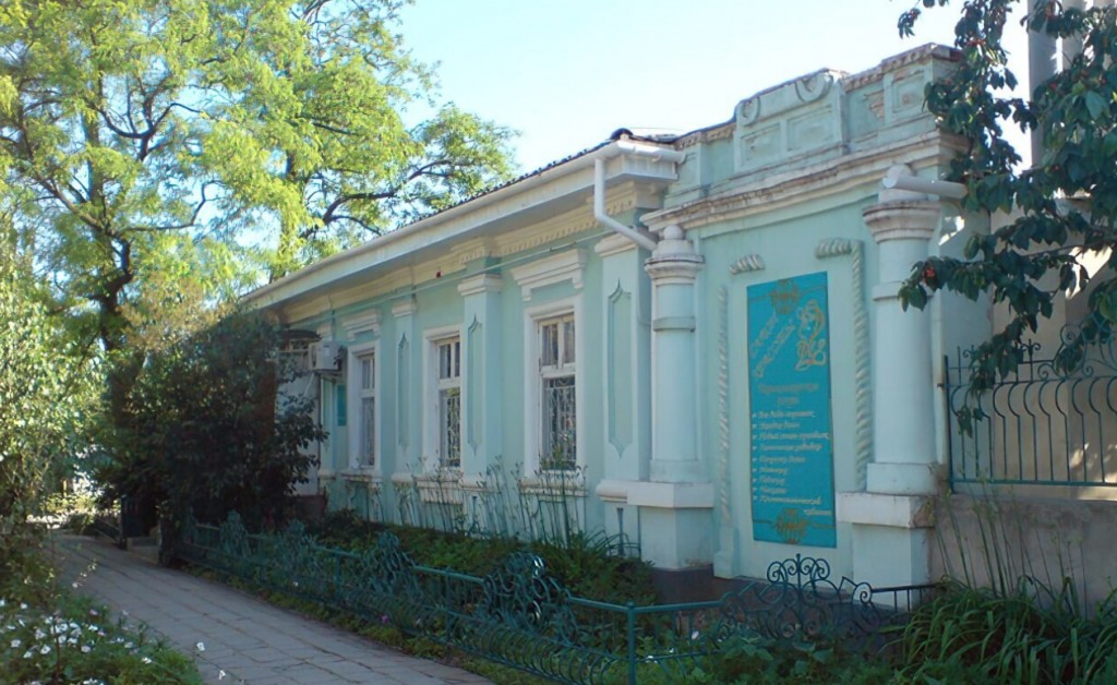 Наладили производство подделок и обманули Лувр: как братья из Одессы заработали на фальшивых древностях