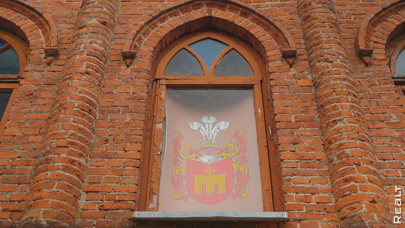 Как пенсионерка восстанавливает 150-летнюю панскую усадьбу в Брестской области