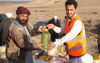 Цены на нефть растут и завершают неделю в плюсе