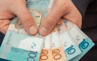 Похищение 7000 рублей: как житель Брестской области использовал банковскую карту друга