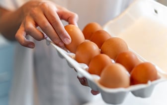 Этот способ приготовления яиц убивает их пищевую ценность. Как сделать максимально полезным? — Полезно