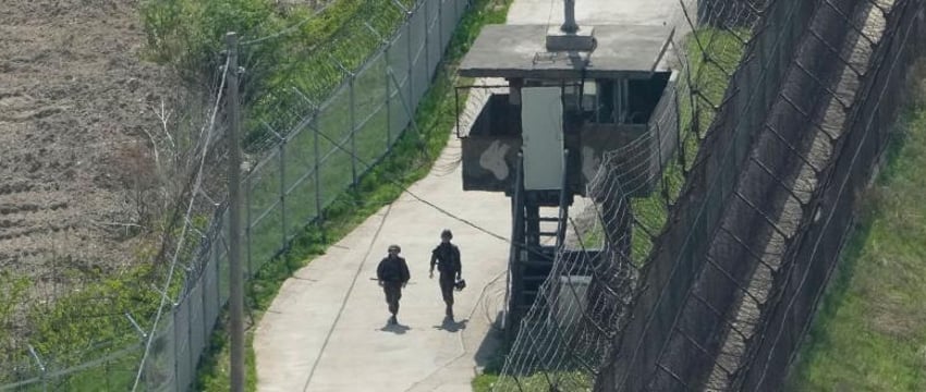 Военные Южной Кореи открыли огонь по нарушившим границу солдатам КНДР