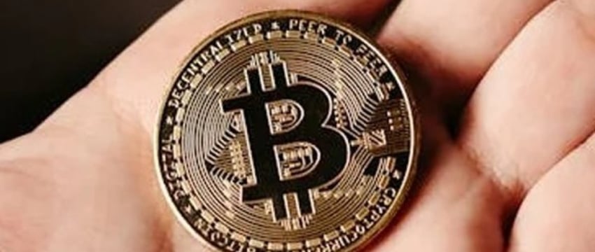 Цена биткоина впервые в истории поднялась выше $106 тыс.