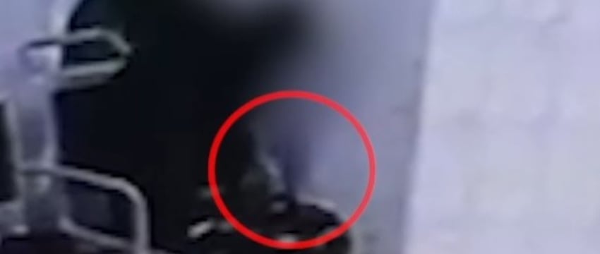 Житель Берёзовского района похитил оставленные без присмотра наушники