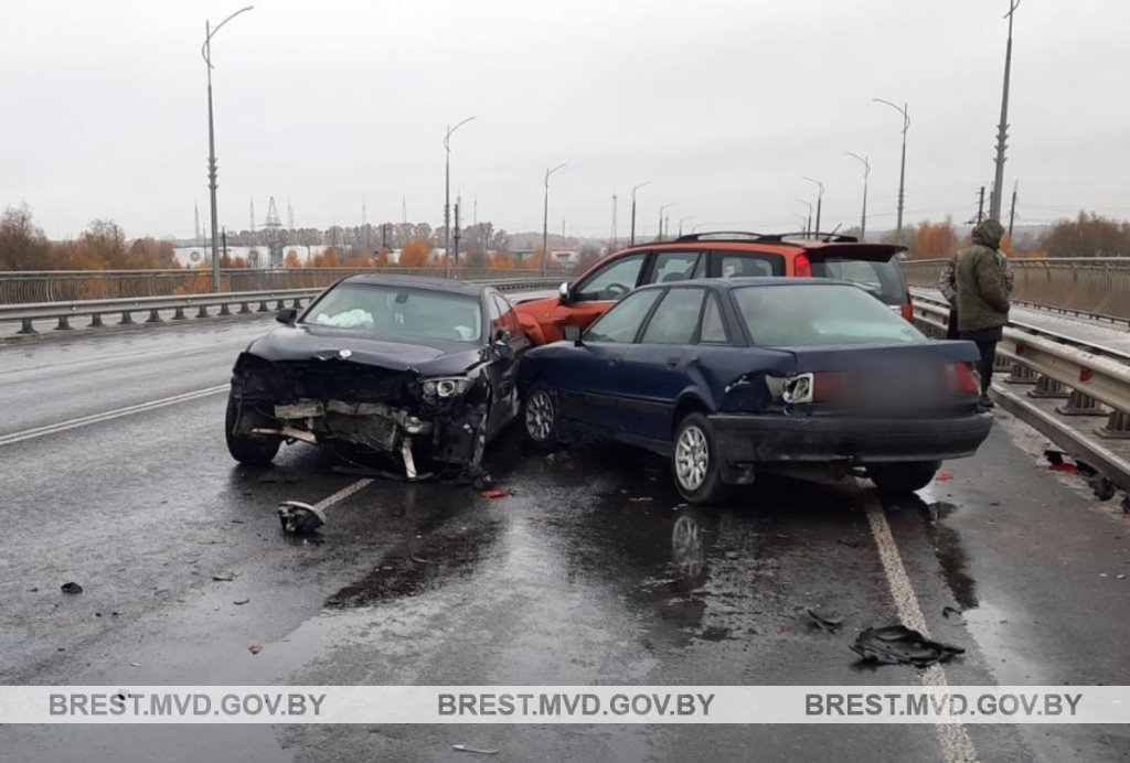 Стало известно, как произошло массовое ДТП на мосту в Кобрине