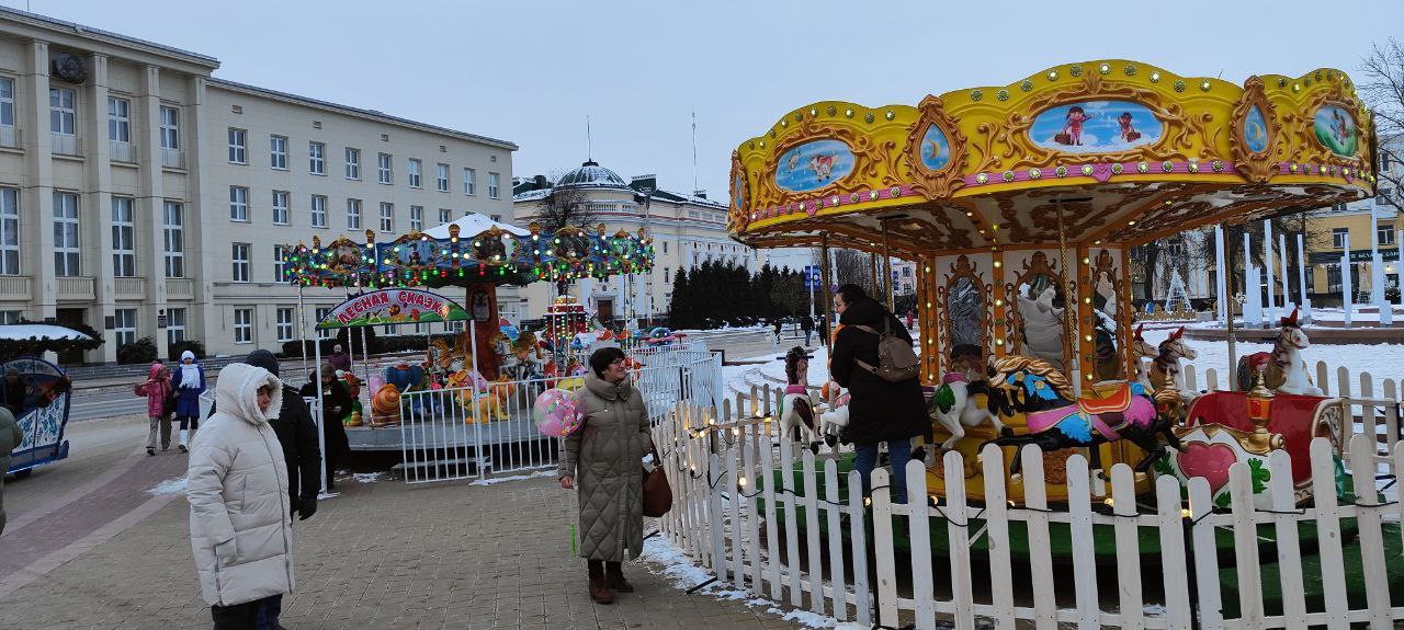 На площади Ленина в Бресте проходят праздничные мероприятия