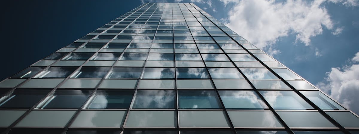 Россия перебросила в Курскую область несколько тысяч солдат, но серьезные силы с фронта не снимает