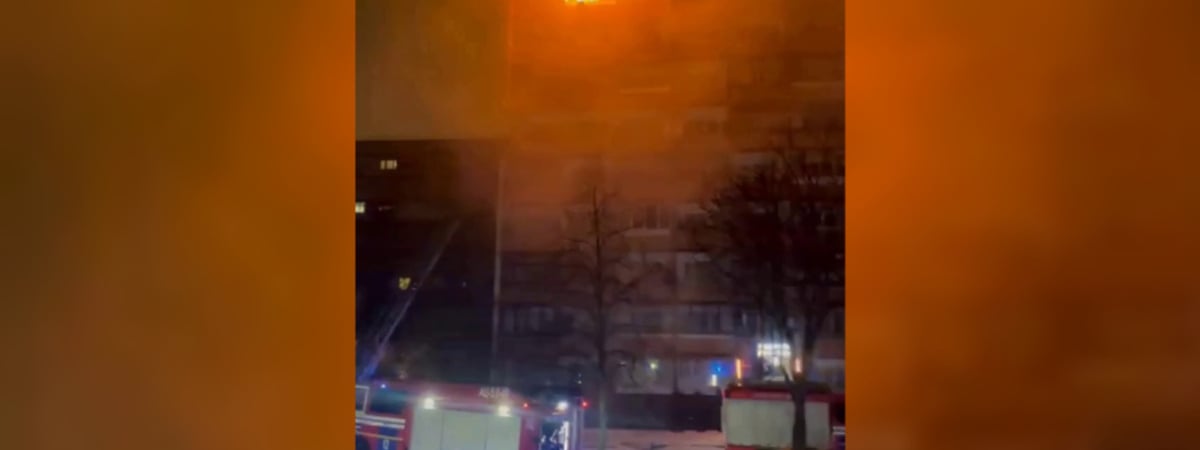Очевидцы сняли на видео пожар в общежитии в Минске — Видео