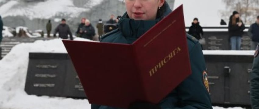 Около 80 молодых сотрудников МЧС приняли присягу в Брестской крепости