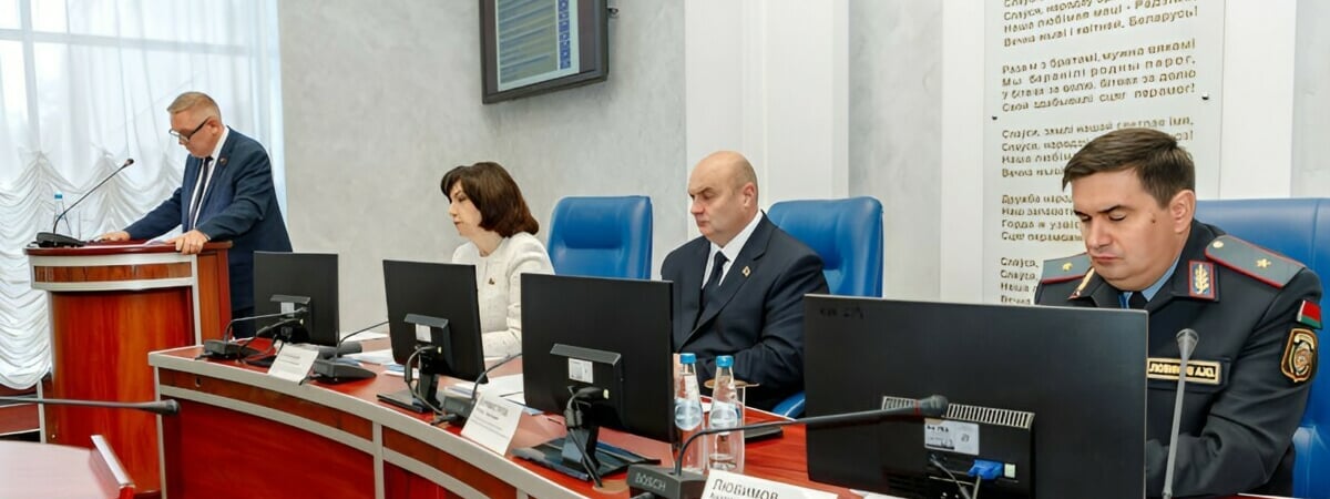 Кочанова поручила исполкомам «держать в поле зрения» эту категорию белорусов