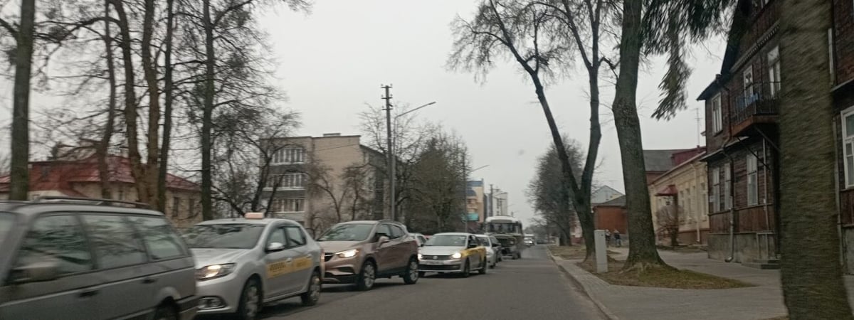 В Гродно закрыли площадь Тызенгауза — на соседних улицах огромные пробки