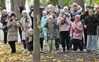 В Гомеле артистов «Бульба-дэнса» впечатлили ручные белки