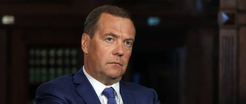Медведев заявил о подготовке Германии к войне против России