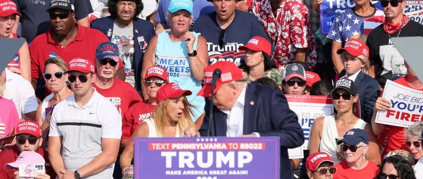 Очевидец утверждает, что стрелок из Трампа был замечен перемещающимся с крыши на крышу.