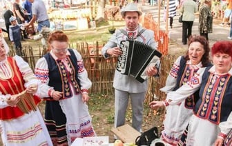 Лукашенко поздравил работников культуры с профессиональным праздником